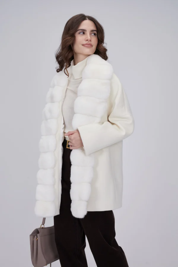 Пальто с кашемиром Loro Piana и мехом белой шиншиллы 1